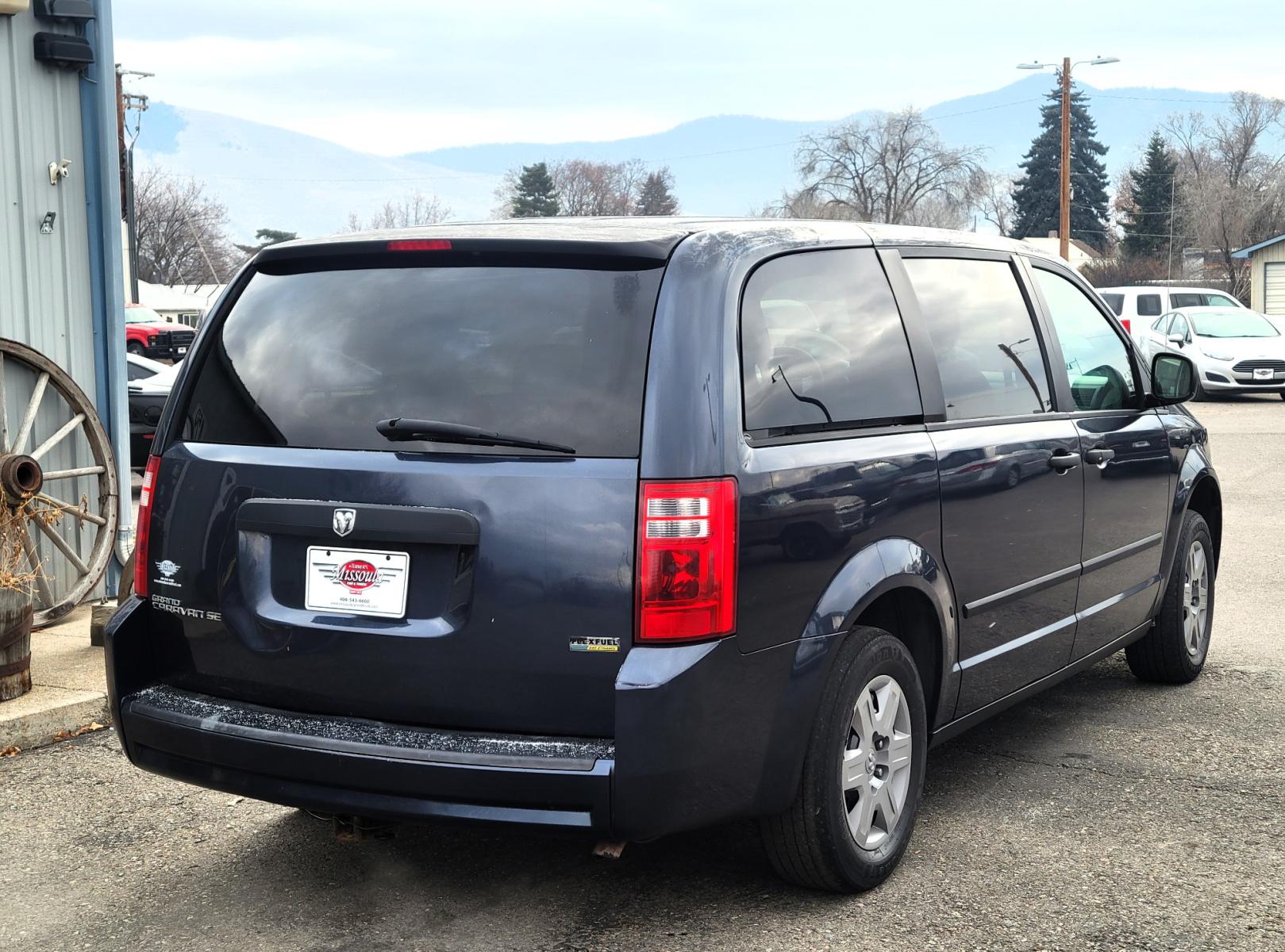 2008 Blue /Gray Dodge Caravan SE (2D8HN44H48R) with an 3.3L V6 engine, Automatic transmission, located at 450 N Russell, Missoula, MT, 59801, (406) 543-6600, 46.874496, -114.017433 - Photo #1